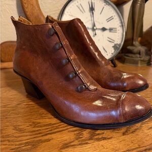 CYDWOQ Hemera Caramel Brown Leather Ankle Boots